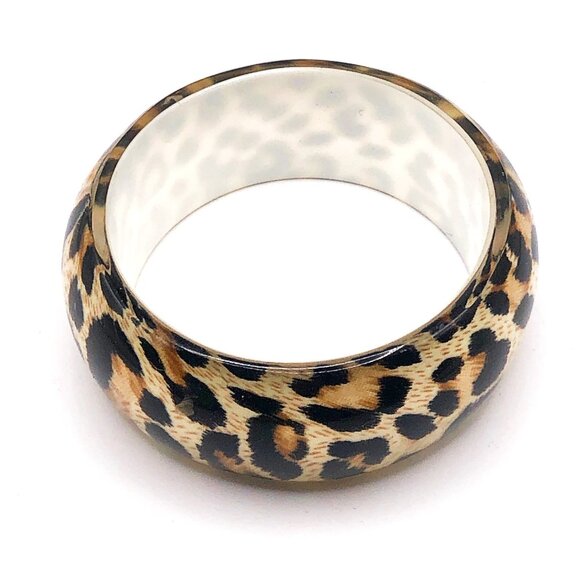 Leopard print wide bangle bracelet – chunky acrylic lucite style animal print - Picture 6 of 9